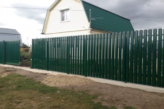 Забор из евроштакетника на ленточном фундаменте 70 метров фото в Видном
